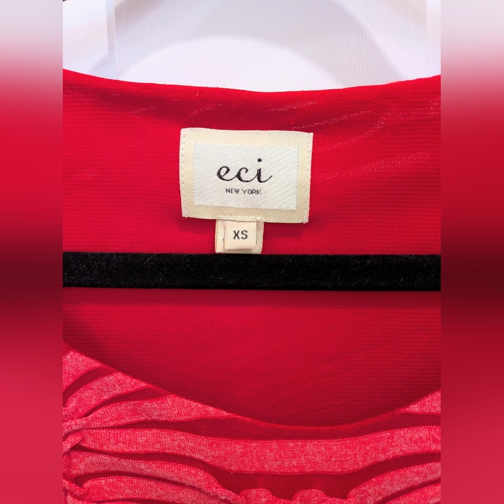 ECI Red Textured Short Sleeve Top | Xsmall - Picture 4 of 4